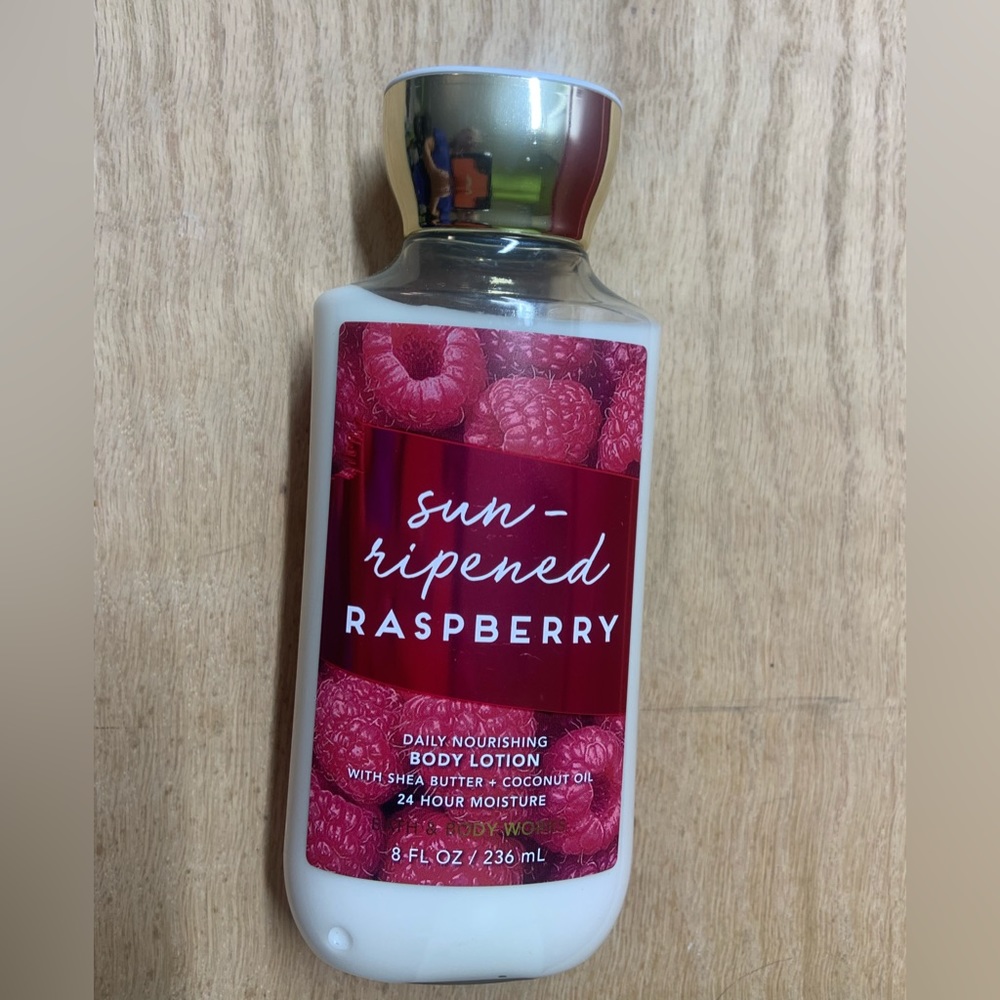 Bath and Bodyworks Sun-ripened raspberry body lotion